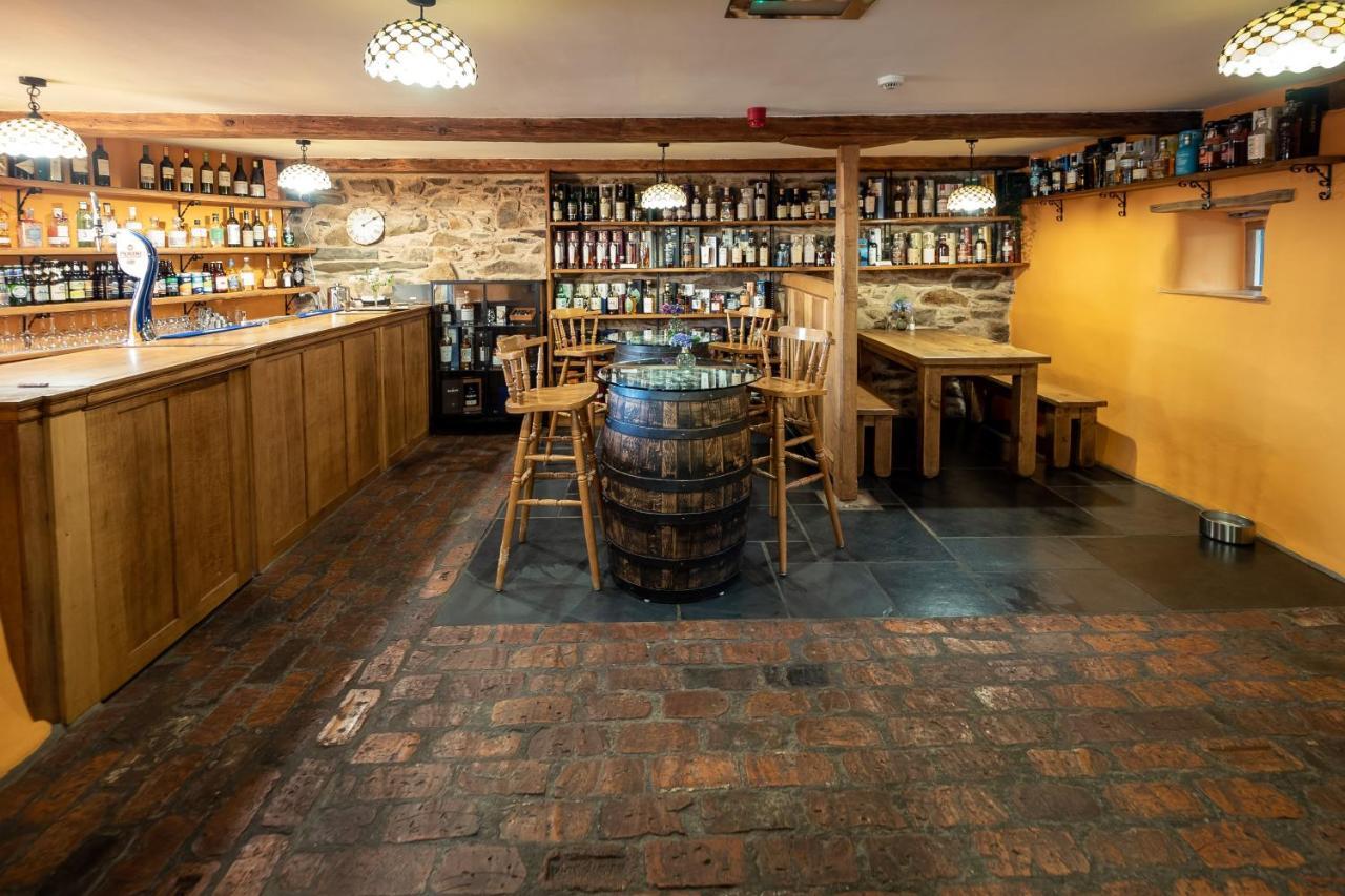 The Wayside And Whisky Barn Hotel Whitbeck Exterior foto