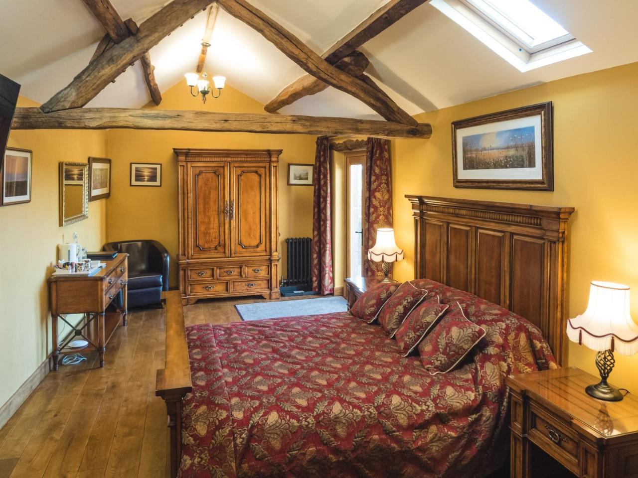 The Wayside And Whisky Barn Hotel Whitbeck Exterior foto